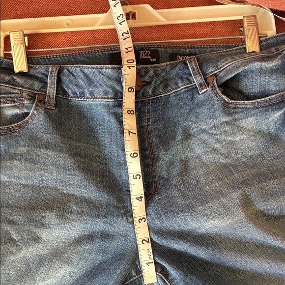 1822 Denim Blue Cropped Jeans - Picture 8 of 10